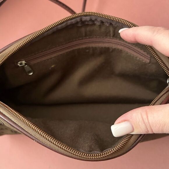 DD Brown Double Stitched Logo Fabric Silver Hardware Crossbody Lightweight Bag - Picture 4 of 5